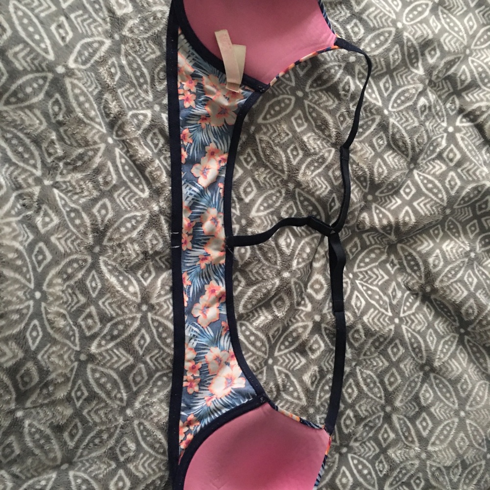 Pink Bra - Picture 4 of 5